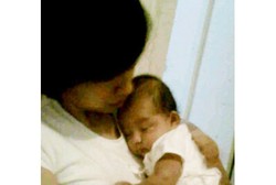 Ibu Bayi Tanpa Usus Besar: Andai Badan Saya Bisa Ditukar dengan Anak Saya