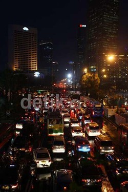 Atasi Macet di Jakarta, Masyarakat Harus Dipaksa Pindah ke Angkutan Umum