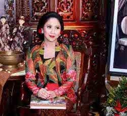 Anita Chairul Tanjung Luncurkan Buku Pesona Solo