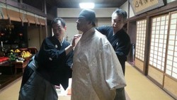 Begini Cara Mendandani Lelaki Pemain Opera Klasik Jepang Noh 