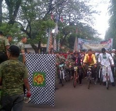 Berbusana Pahlawan, 17 Ribu Orang Ikuti Fun Bike Kostrad 