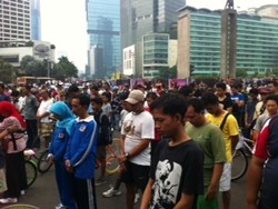 Heningkan Cipta Hari Pahlawan, Car Free Day di Bundaran HI Terhenti 1 Menit