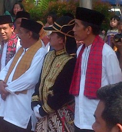 Jokowi Lepas 20 Ribu Peserta Kirab, Roy Suryo Naik Kuda