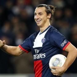 Setelah Ledek Kumis Pemain Lawan, Ibra Cetak Hat-trick di Liga