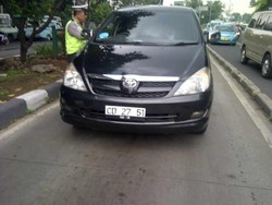 Terobos Busway, Mobil Kedutaan Besar Asing Ditilang