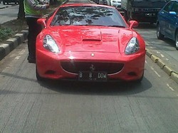 Ferrari Penerobos Busway di Pondok Indah Ditilang