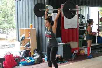 Angkat Beban 45 Kg, Begini Ekspresi Peserta Grace Session