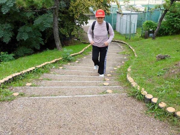 Opa dan Oma di Jepang Mendaki Gunung