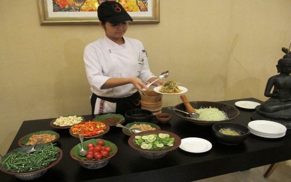 Nikmatnya Sankaya dan Yam Talay Khas Thailand