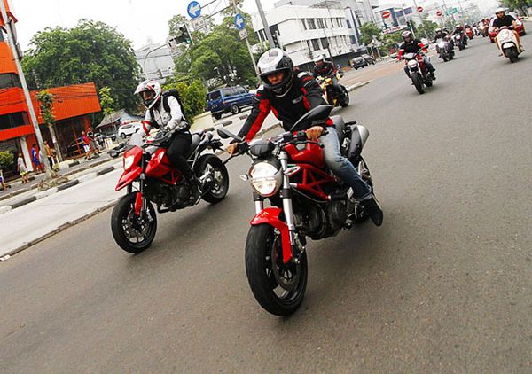 Komunitas Ducati Peringati Hari Pahlawan