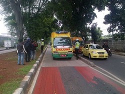 Alasan Kemanusiaan, Polisi di Jaktim Tidak Tilang Ambulans di Jalur TransJ