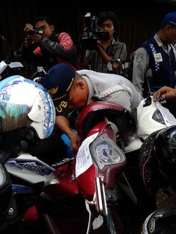 Setelah Pentil, Dishub Razia Cabut Pelat Nomor Bagi Pengendara Nakal