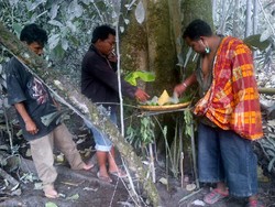 Ritual Kuno Ini Digelar Agar Sinabung Kembali Tenang
