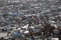 Kelompok Bersenjata Jarah dan Rampok Warga Korban Topan Haiyan di Guiuan