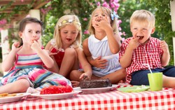  Tambahkan Susu dan Buah Pada Puding Anak Agar Lebih Bergizi 
