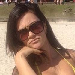 Model Brazil Ngaku Tidur dengan Justin Bieber, Selena Gomez Terluka