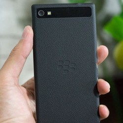 BlackBerry Porsche Anyar Tampil Lebih Mewah