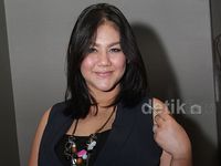 Sissy Priscillia Makin Chubby