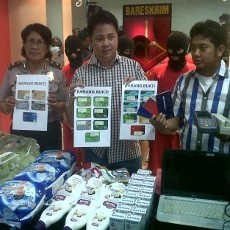 Sindikat Ini Ubah Kartu Debit Jadi Kartu Kredit