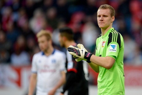 Leverkusen Perpanjang Kontrak Leno