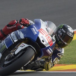 Lorenzo Tercepat di Hari Pertama