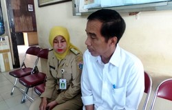  Jokowi Sidak ke Kelurahan Kalibata, Bu Lurah Curhat Soal Banjir