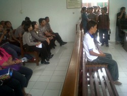 Syariah Diamankan Setelah Omeli Kapolres di Sidang Pembunuhan Polisi