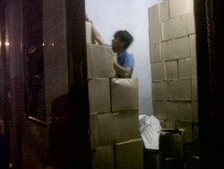  Polres Jakpus Amankan Ribuan Miras dari Perumahan di Johar Baru