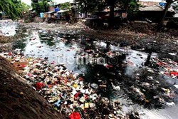  Sungai-sungai di Jakarta Sudah Kronis 