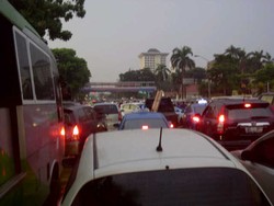 Tugu Tani Macetnya Juara!