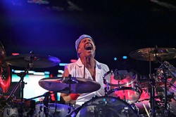 Melecehkan Klub Sepak Bola Brazil, Drummer Red Hot Chili Peppers Meminta Maaf