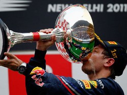Helm Emas Sebastian Vettel