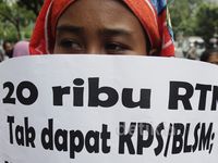 Ibu-ibu Protes Penyaluran BLSM Bermasalah