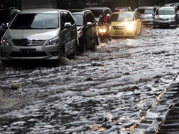 Drainase Buruk, Kawasan Kuningan Tergenang