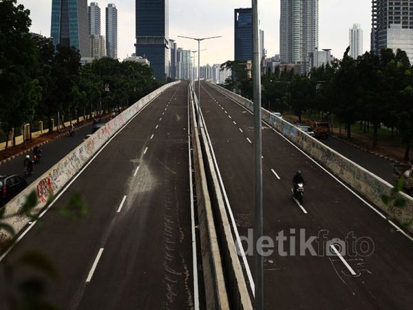 Pembangunan JLNT Casablanca Belum Rampung