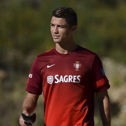 Ronaldo Cedera Jelang Laga Lawan Swedia