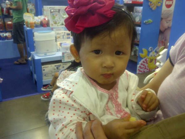 Cellyn Velovie, 11 Bulan, Perempuan