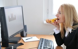 Ngemil Cokelat dan Jeruk Agar Konsentrasi Kerja Lebih Baik