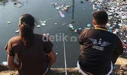 Jokowi-Ahok Ditantang Segera Denda Pelaku Nyampah Rp 500 Ribu