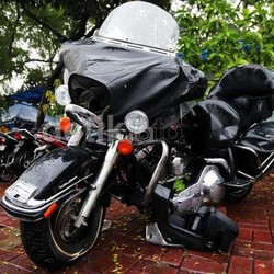 Harley Imam di Menteng Jalan Sendiri Lalu Mental Menghantam Truk Sampah