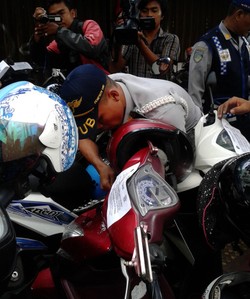 Dishub DKI Setop Operasi Cabut Pelat Nopol Kendaraan Parkir Liar