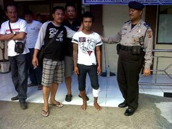 2 Pembunuh Tepergok Polisi Sembunyi di Kubah Masjid, 1 Ditembak