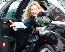 Foto: Ini Wajah Kate Moss Saat Tampil Tanpa Make-Up