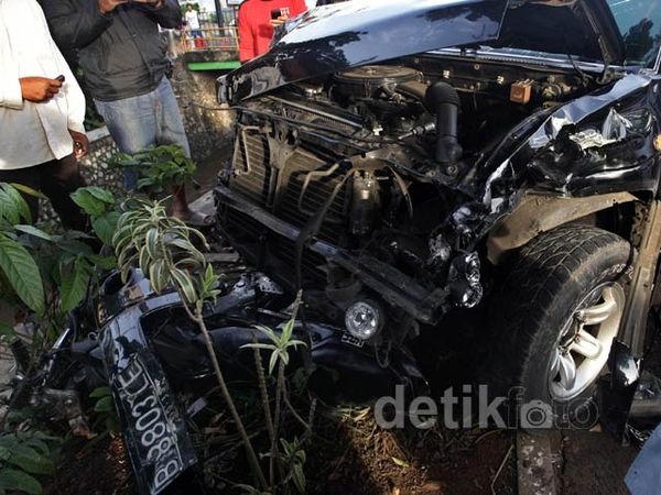 Mobil Tabrak 2 Motor, 1 Orang Tewas