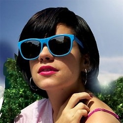 Lily Allen Kembali dengan Video Klip Kontroversial
