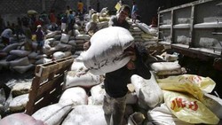 Kelaparan, Para Korban Topan Haiyan Menjarah Makanan dan Gudang Beras