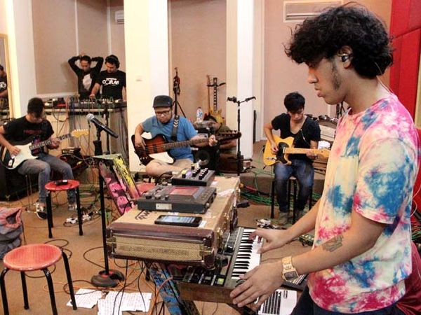 Mengintip Persiapan Nidji untuk Sundown Festival 2013 Mengintip Persiapan Nidji untuk Sundown Festival 2013