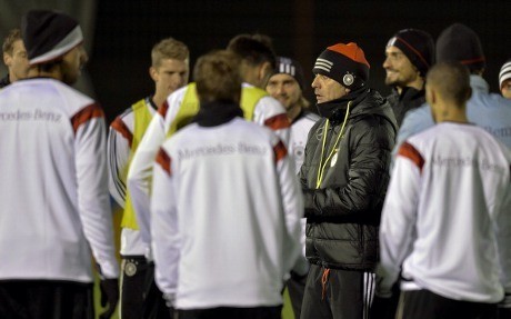 Die Mannschaft Dibayangi Duel Dortmund vs Bayern