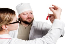 Jangan Takut, Lakukan Tes HIV Seperti Tes Darah Biasa