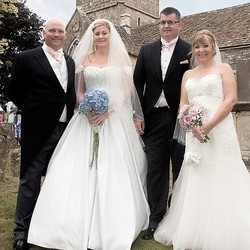 Adik-Kakak Kompak, Menikah Hingga Bulan Madu Bersama